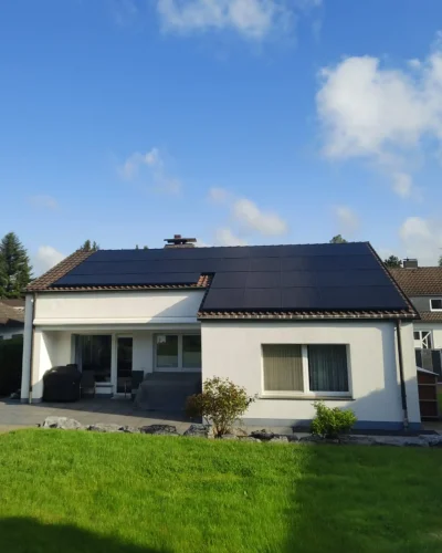 PV-Anlage von enivon auf einem Bungalow