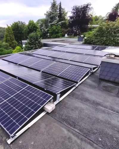 PV-Anlage von enivon auf einem Flachdach